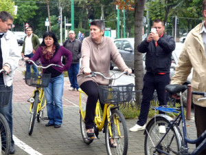 Angajati ai Primariei pe biciclete (4)