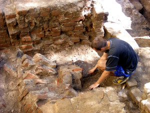 arheologi sapaturi curte castel huniade (4)