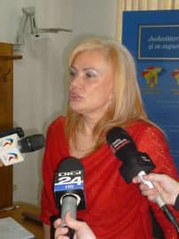 Lidia Barac bust profil 2