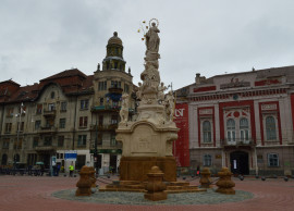 Monument Sfanta Maria Piata Libertatii (o) Foto Primaria Timisoara