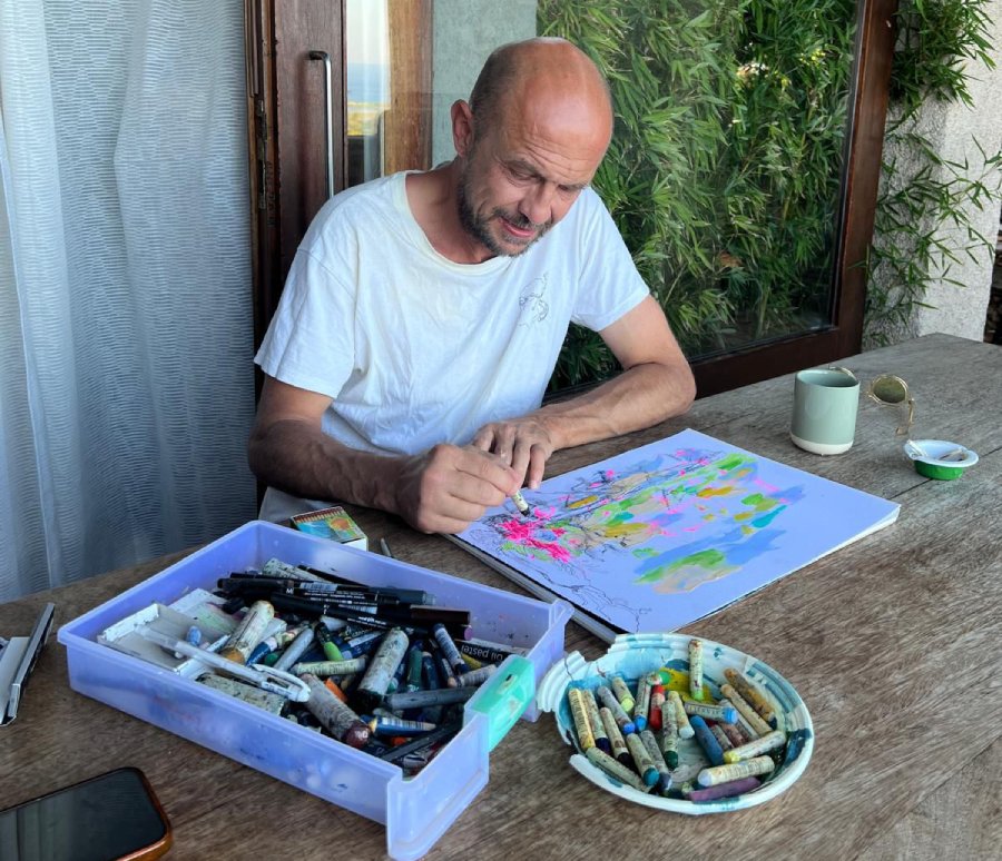 Cristian Sida desenand Foto Arhiva personala