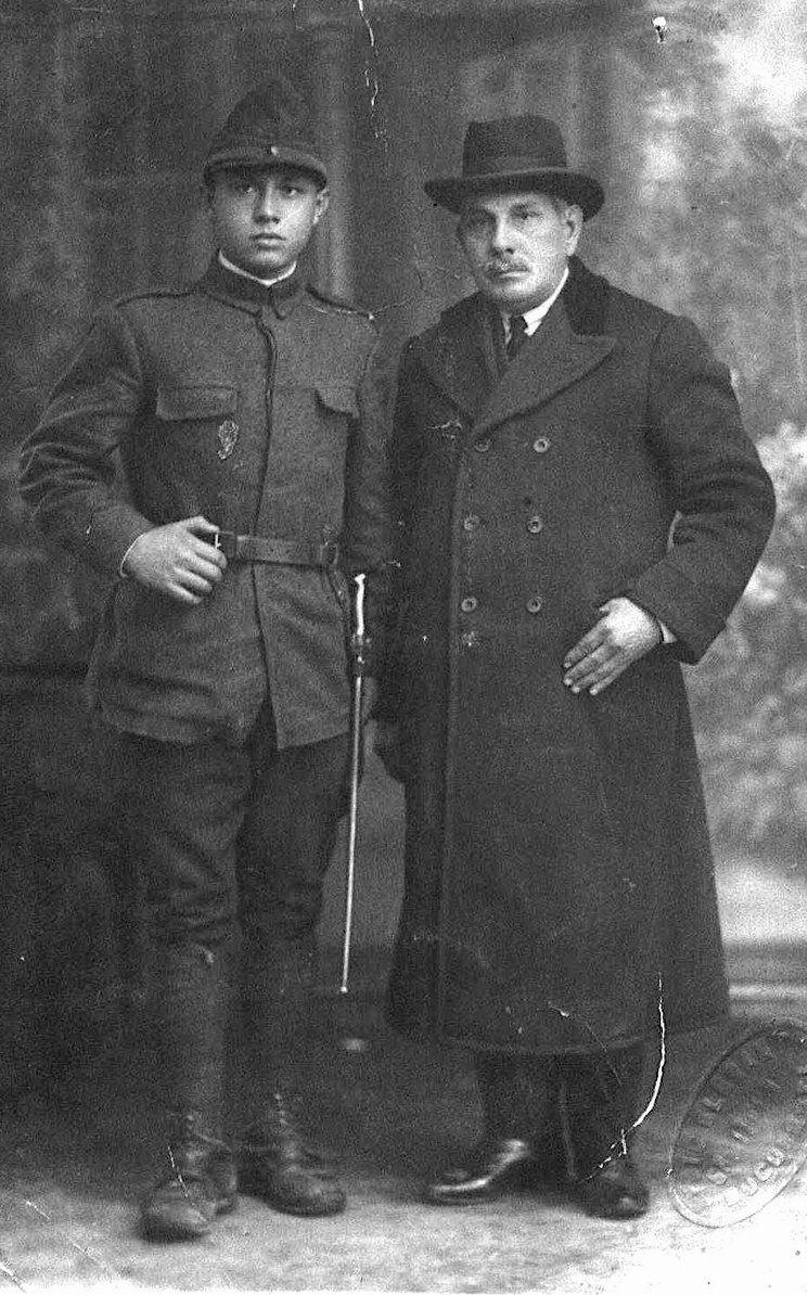 Ion Stanculescu si Gheorghe Stanculescu - strabunic si bunic Doina Rusti Foto Arhiva Doina Rusti