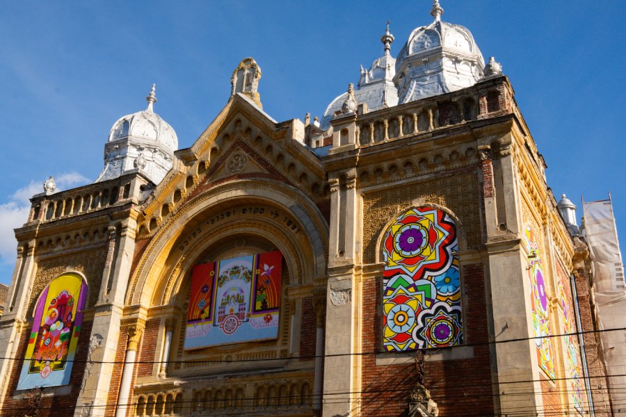 Interventie artistica temporar pe Sinagoga din Fabric Foto Visit Timisoara