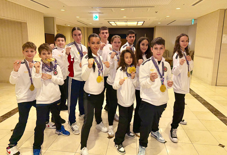 Sportivi de la Clubul Golden Karate Timișoara la Campionatul Mondial din Japonia Foto Golden Karate